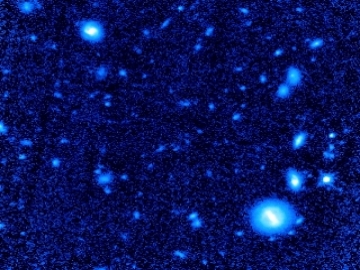 Le télescope Hubble a pris cette image de grosses galaxies situées dans le jeune Univers