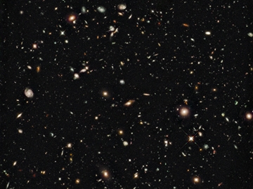 Sur cette image en proche infrarouge par Hubble, le temps de pose total est de 48 heures.