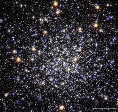 L'amas globulaire M 12, vu par le télescope Hubble. Crédit : NASA/ESA/C&E Photos.