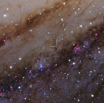 La faible étoile variable découverte par Hubble dans M31, est très peu lumineuse. De magnitude 19,4, elle est 200 000 fois plus faible que la plus faible étoiles visible à l'oeil nu.