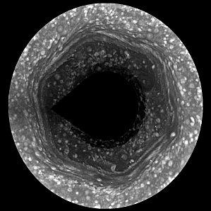 Vue sur l'étrange ceinture hexagonale qui encercle le pôle nord de Saturne