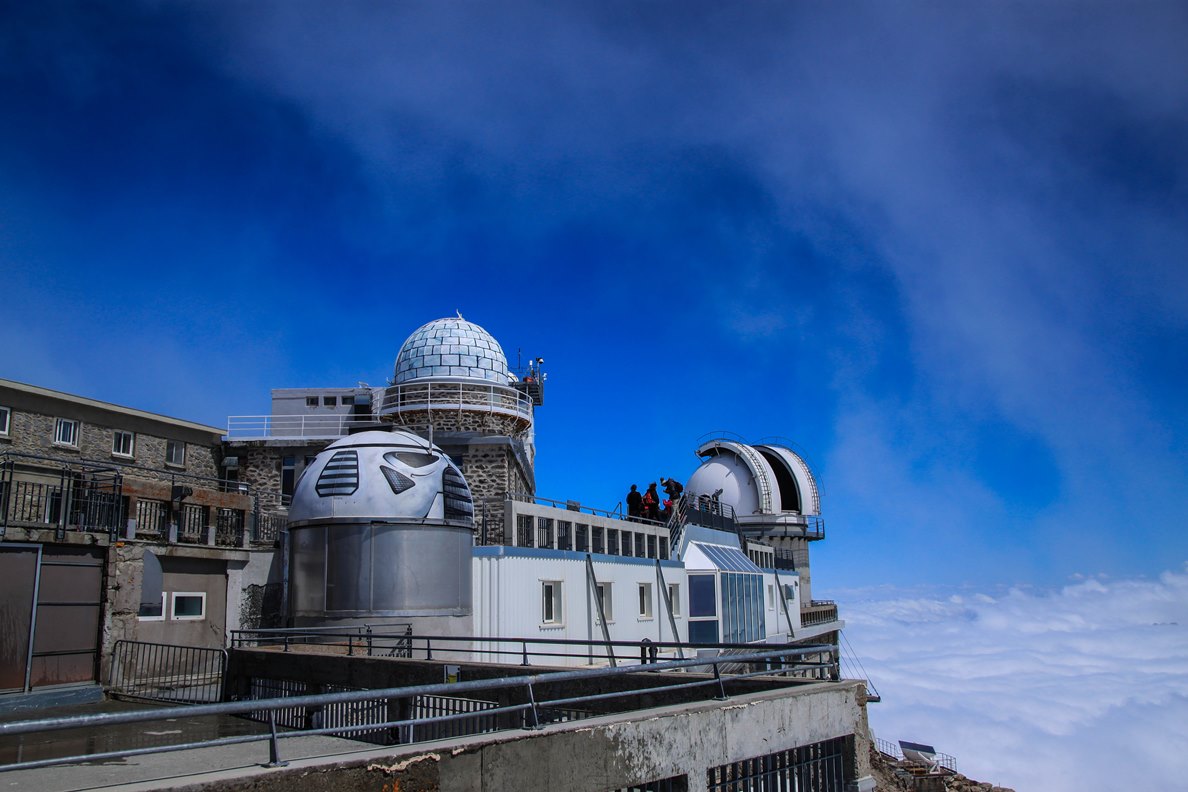 Pic du Midi - coupole amateur, telescope 1m et la coupole du coronographe CLIMSO
