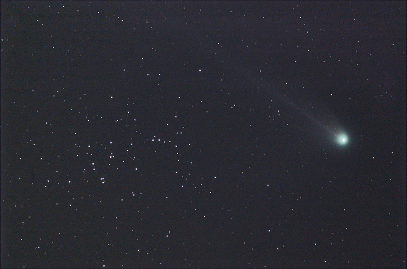 Cometa C/2001 Q4 (NEAT) & Messier 44 2004-05-15 21:00 UTC