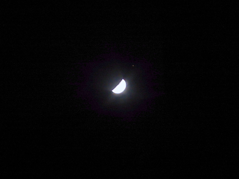 Lua e Marte 23-Outubro-2001 19:07 & 21:22 UTC