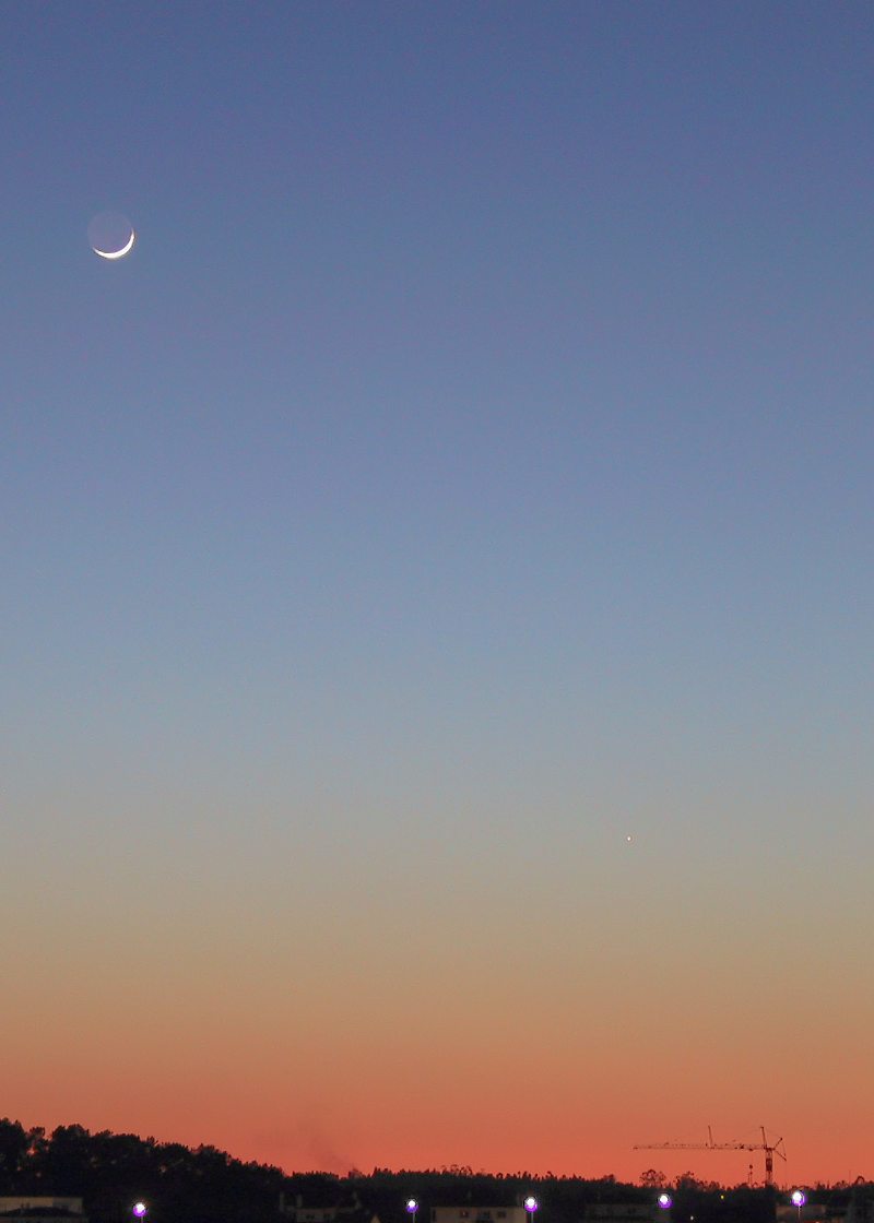 Mercúrio e Lua às 19:42