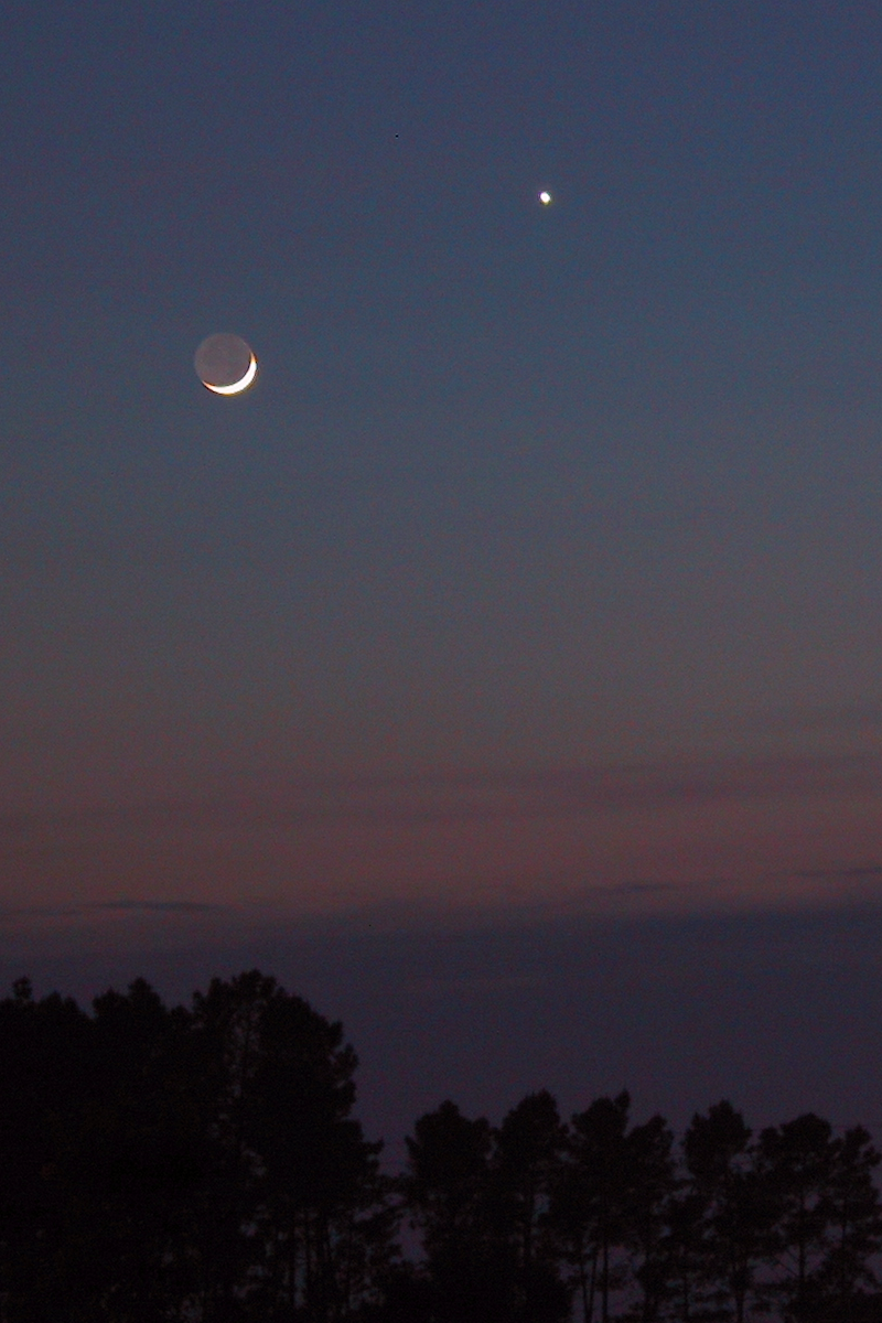 Vénus e Lua em 14-Abril-2002 20:04 UTC 