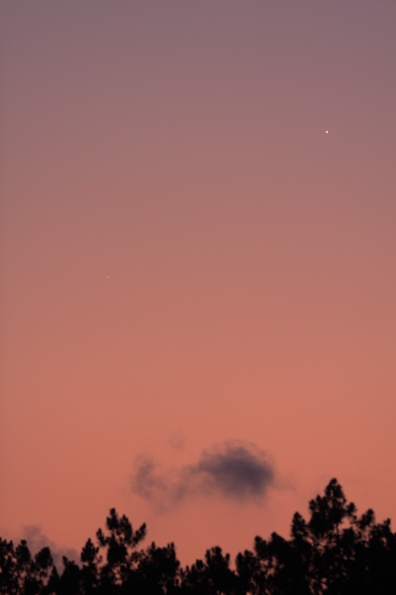 Conjunção Mercúrio e Vénus 19:47 UTC