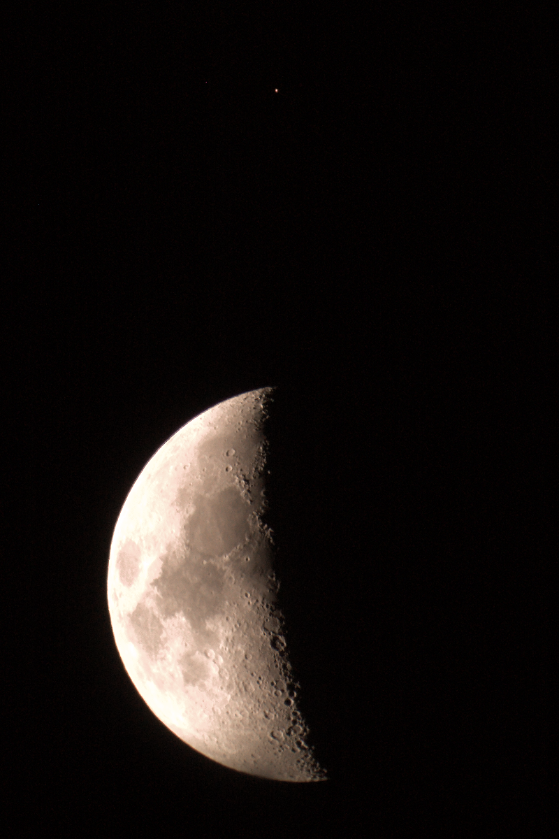 Lua e Antares 20050910 20:56 UTC