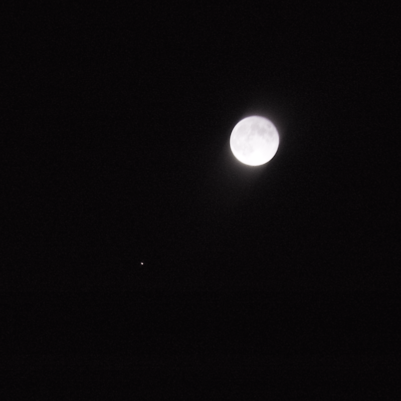 Marte e a Lua (20071224 0003 UTC)