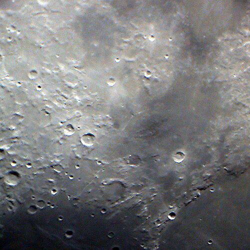 Lua em 23-Janeiro-2003 01:29 UTC