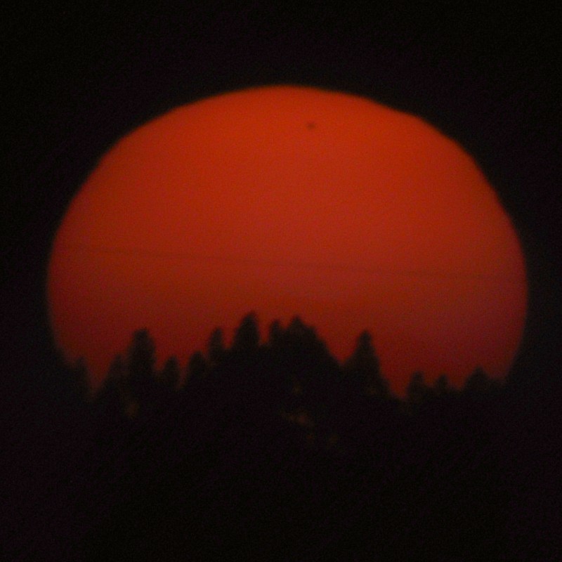 Ocaso do Sol às 19:25 UTC