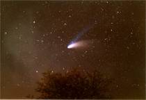 Comète Hale Bopp, mars 1997 Nikon F601 50 mm sur pied photo kodak gold 200 Asa expo 30 secondes