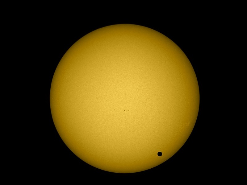 Transit_Venus-image1-FGUINEPAIN_EOS10D_C8-Red.jpg (56546 octets)