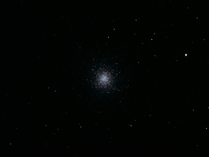 M13.jpg -          texto_bright       Object:M13   Date:09-04-2005       Observingsite: Sant Cugat   Telescope: TakahashiFSQ-106N  @ f/5 on GM-8 mount   Camera: Canon10D (unmodified)   Filters: IDAS LPS   Exposure:19 x 90 s ISO800. Total exposure: 0,5 h   Guiding: unguided     Software: Cameracontrol, processing: Images Plus   Comments:    