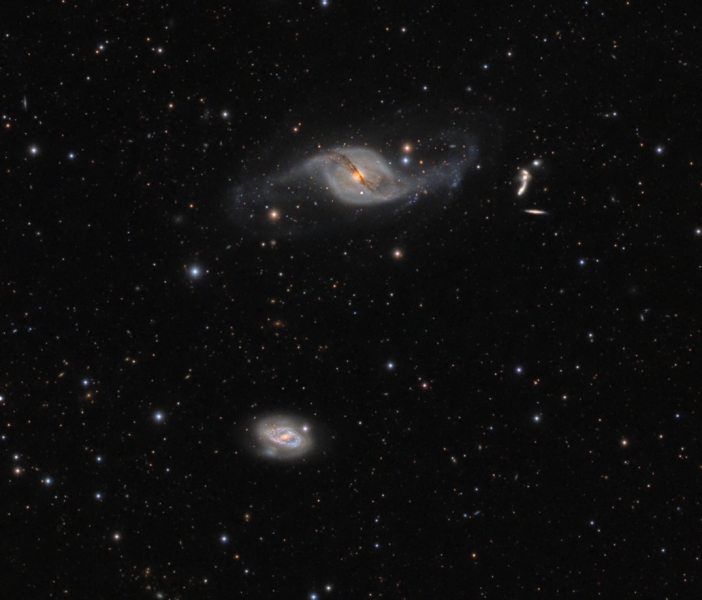 NGC3718_NGC3729.jpg -          texto_bright    Object:NGC3718, NGC3729 & Hickson 56   Date:5, 25-03, 1, 2, 9-04-2011   Observingsite: FNO (Fosca Nit Observatory, Àger)   Telescope: TakahashiTOA-150  @ f/7.3 on EM-400 mount   Camera:SBIG STL-11000M  @ -10C   Filters: Astrodon RGB   Exposure:20 x 15 min L, 9 x 20 min R; 9 x 20 min G; 9 x 20 min B (all unbinned).  Totalexposure: 14,0 h     Guiding: Camera guide chip     Software:Guide & camera control: CCDSoft. Processing: PixInsight 1.6 Comment:    