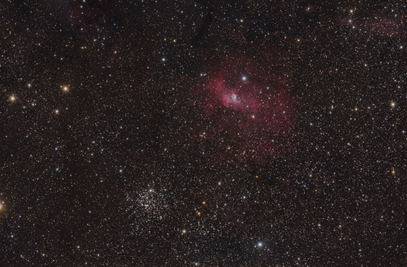 NGC7635_M52_RGB_widefield.jpg -          texto_bright    Object:NGC7635 & M52   Date:August - October 2012   Observingsite: FNO (Fosca Nit Observatory, Àger)   Telescope: TakahashiTOA-150  @ f/7.3 on EM-400 mount   Camera:SBIG STL-11000M  @ -10/-20C   Filters: Astrodon RGB   Exposure:19 x 15 min R; 18 x 15 min G; 19 x 15 min B (all unbinned).  Totalexposure: 14 h     Guiding: Camera guide chip     Software:Guide & camera control: CCDSoft. Processing: PixInsight 1.8 