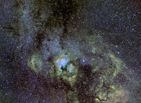 Region_NGC7000_IC1318_QSI_Ha_SIIHaOIII_4h30_barb_vig.jpg