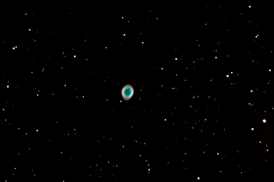 M57ttt M57 Nbuleuse plantaire dans la constellation de la Lyre. 30 x 30 secondes (800 ISO) traites avec ImagesPlus. LX-200 10 pouces prime focus. 9.8.05 Chne-Bougeries