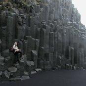 Colonnes de basalte au pied du Reynisfjall.