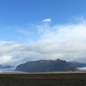 Les langues glacières Skaftafellsjökull et Svínafellsjökull qui descendent de la calotte glacière du Vatnajökull.