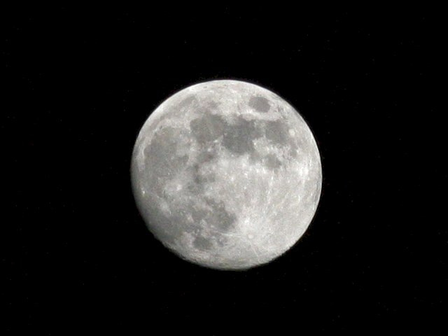 lune.jpg.d5f1d409c1105feb667b728d8a81d5f8.jpg