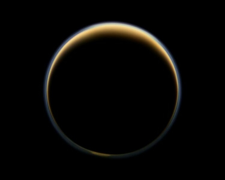 Titan_haze_Cassini_color_m.JPG.332e27233695e3a477d98071f824cbe0.JPG
