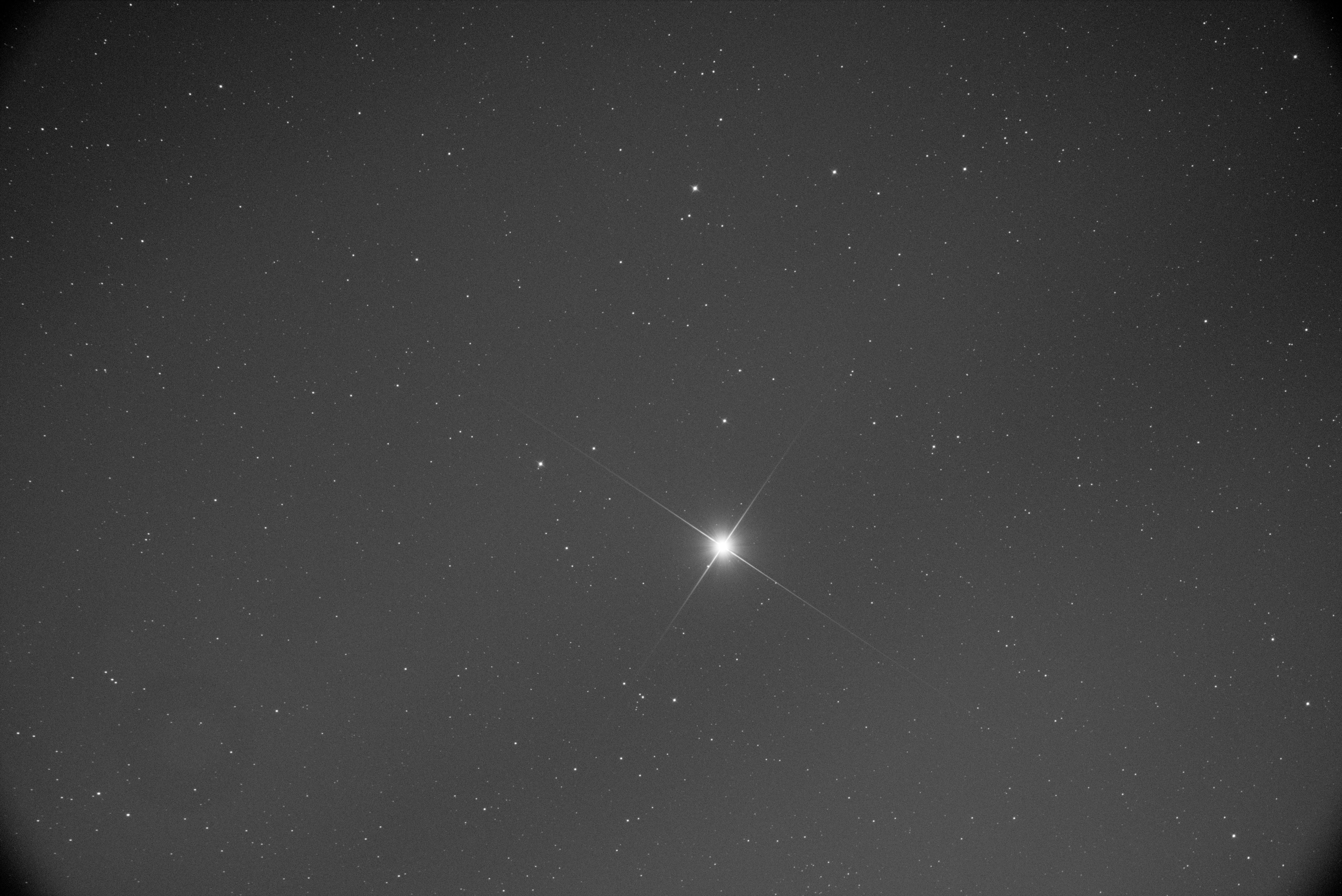 Réflecteur De Télescope Noir Sur Un Trépied Dans La Scène étoilée Du Ciel  Photo stock - Image du astronomie, réflecteur: 218744202