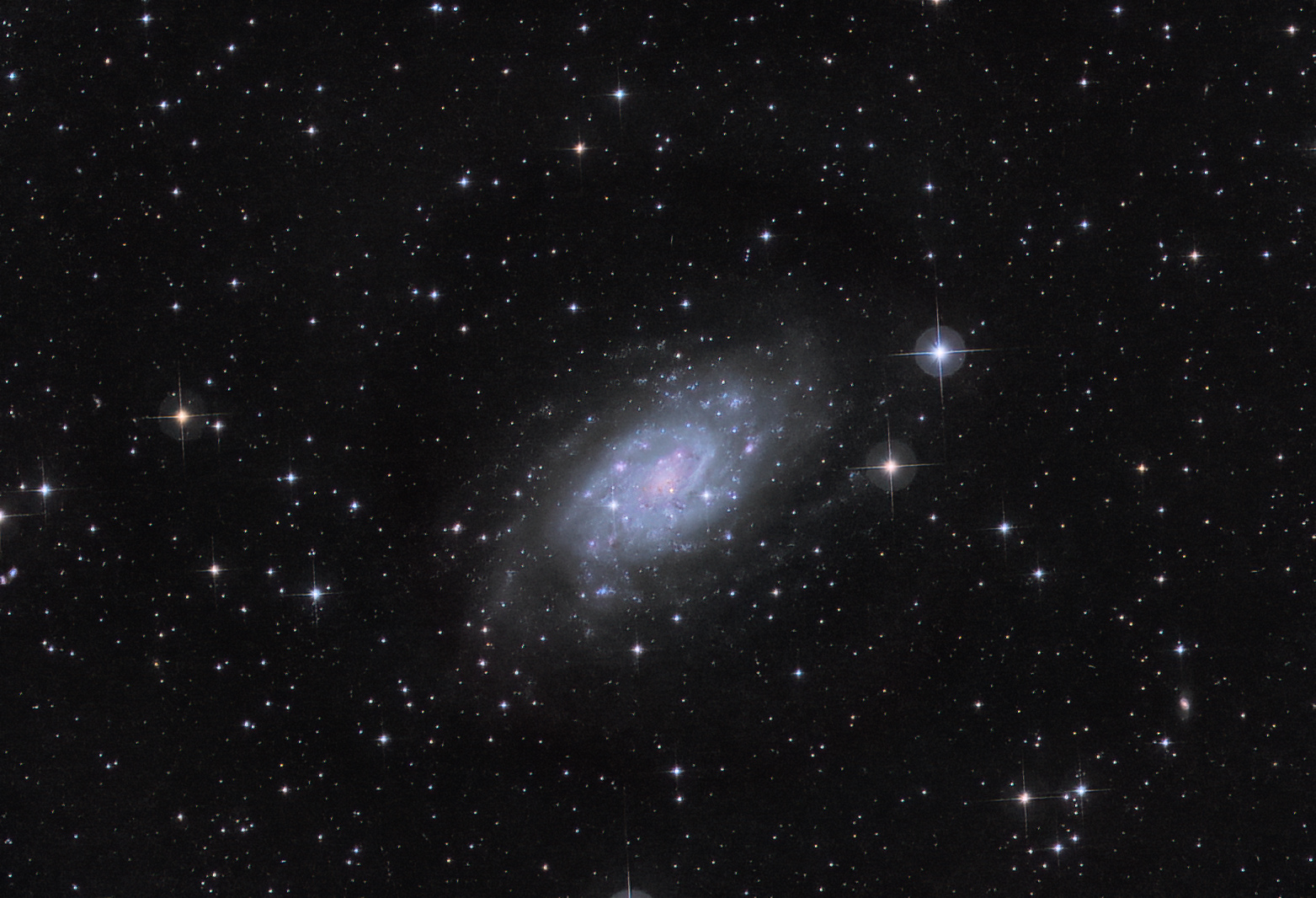 NGC2403.jpg.99b64df13917b920cb50040b72bacb93.jpg