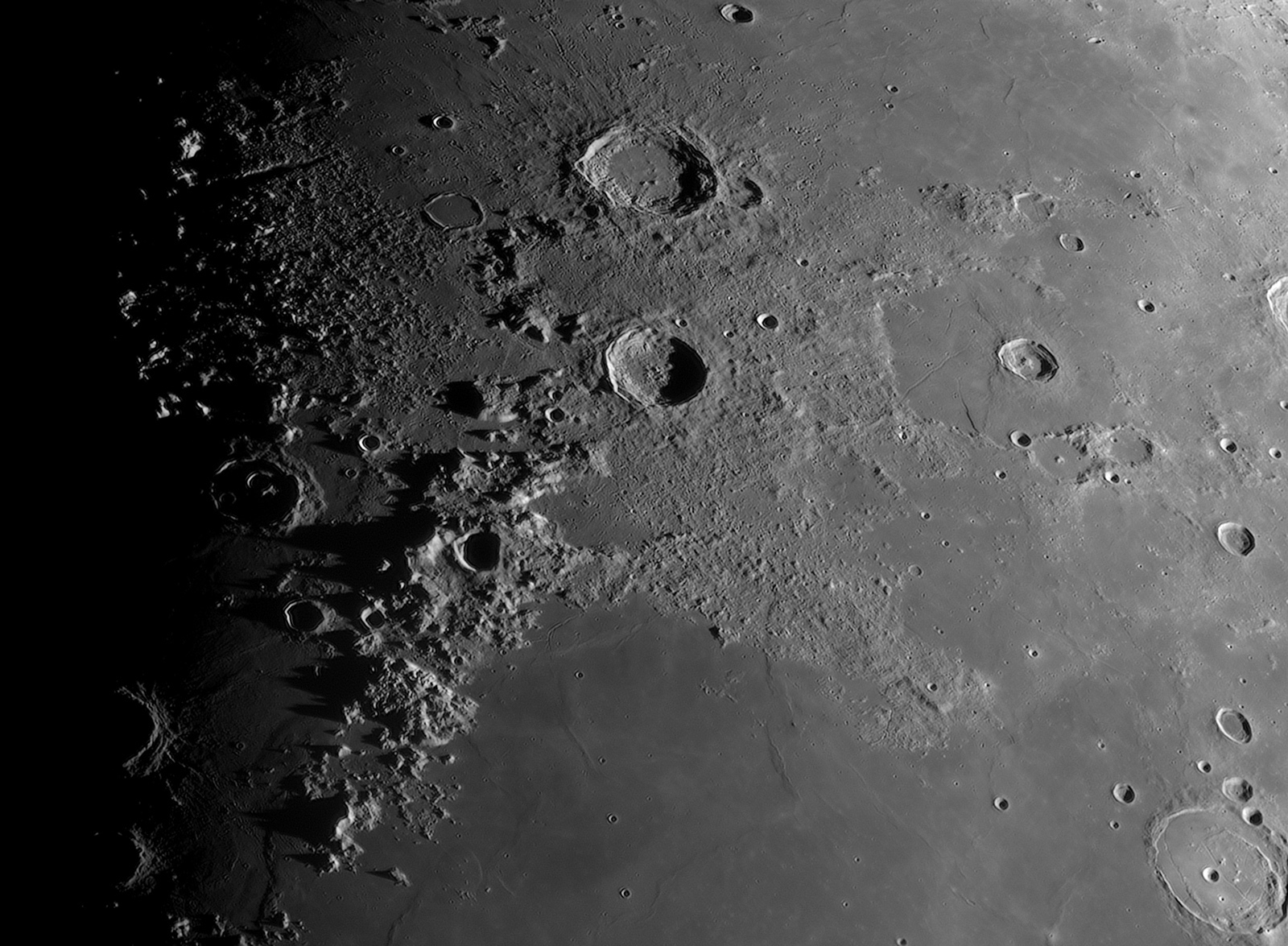 Lune-20220208_Aristote-ba-09-AS.jpg.a6e1b0ab7c539fae97cd791d09484966.jpg