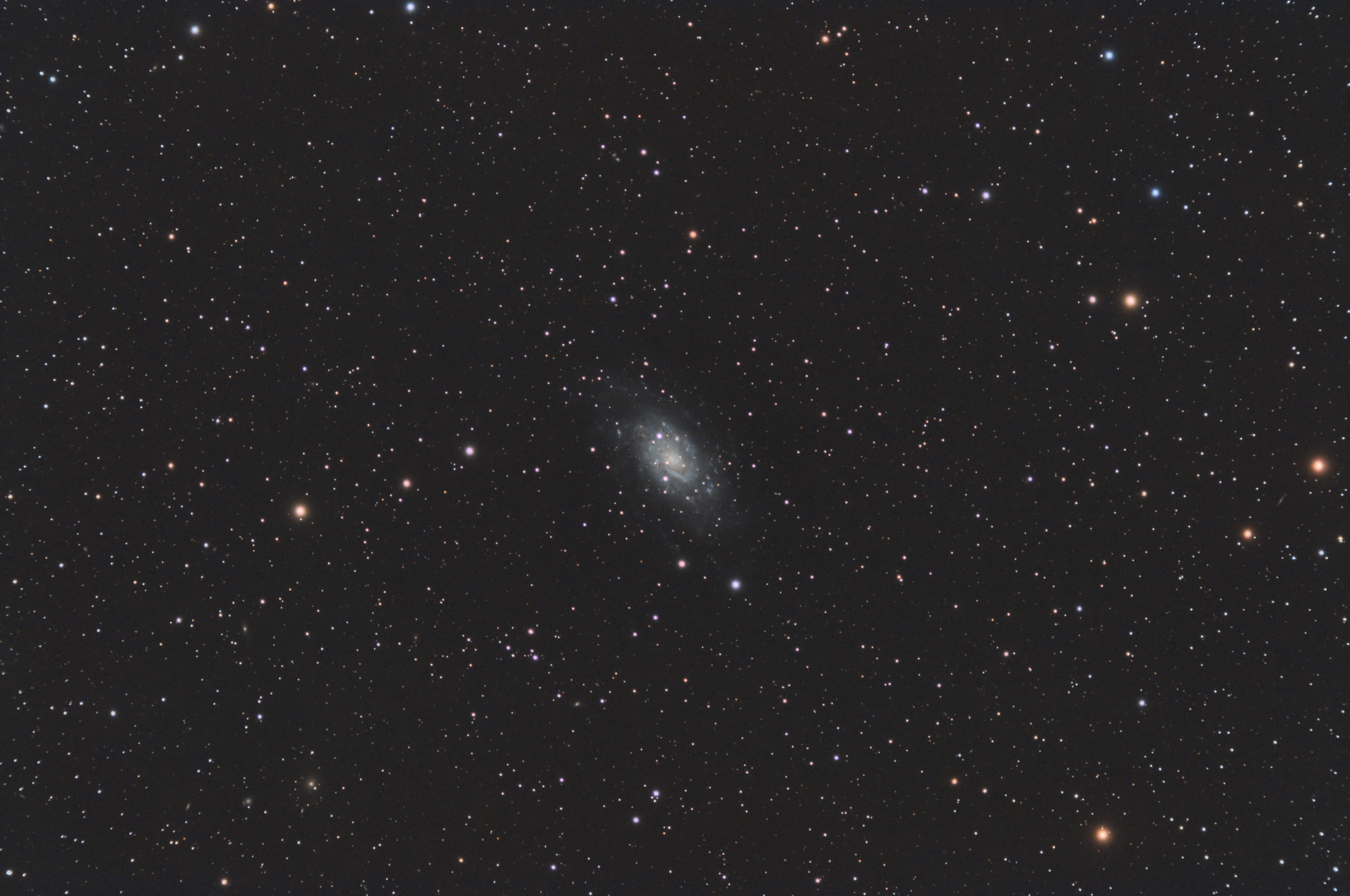 622ddf0535d76_NGC2403_RGB-baseSiril-asinh-histo-V2-PI-finale.thumb.jpg.6d01187c4300a6680aa7f6defc2cc9e9.jpg