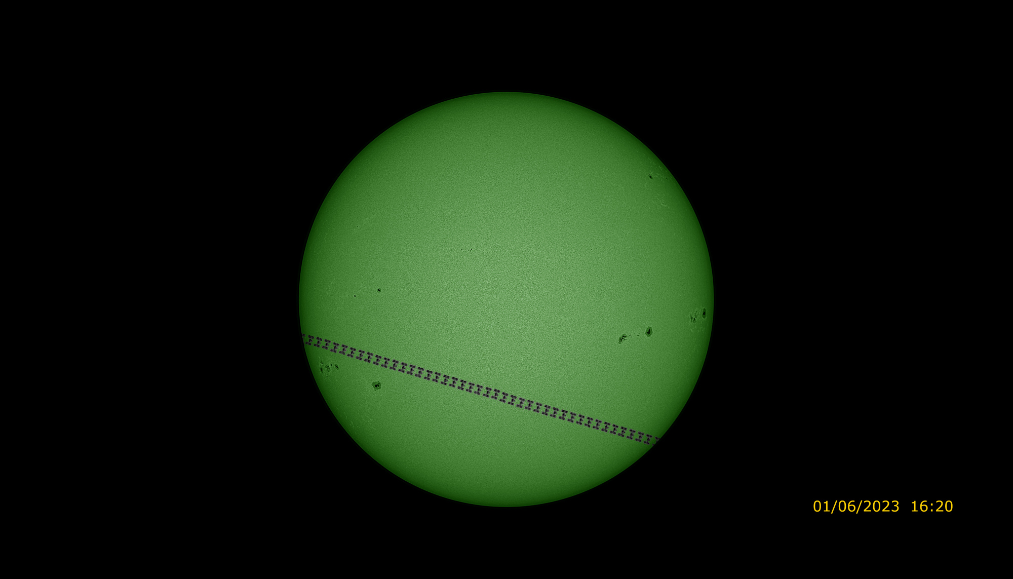 Sun continuum ISS color.jpg