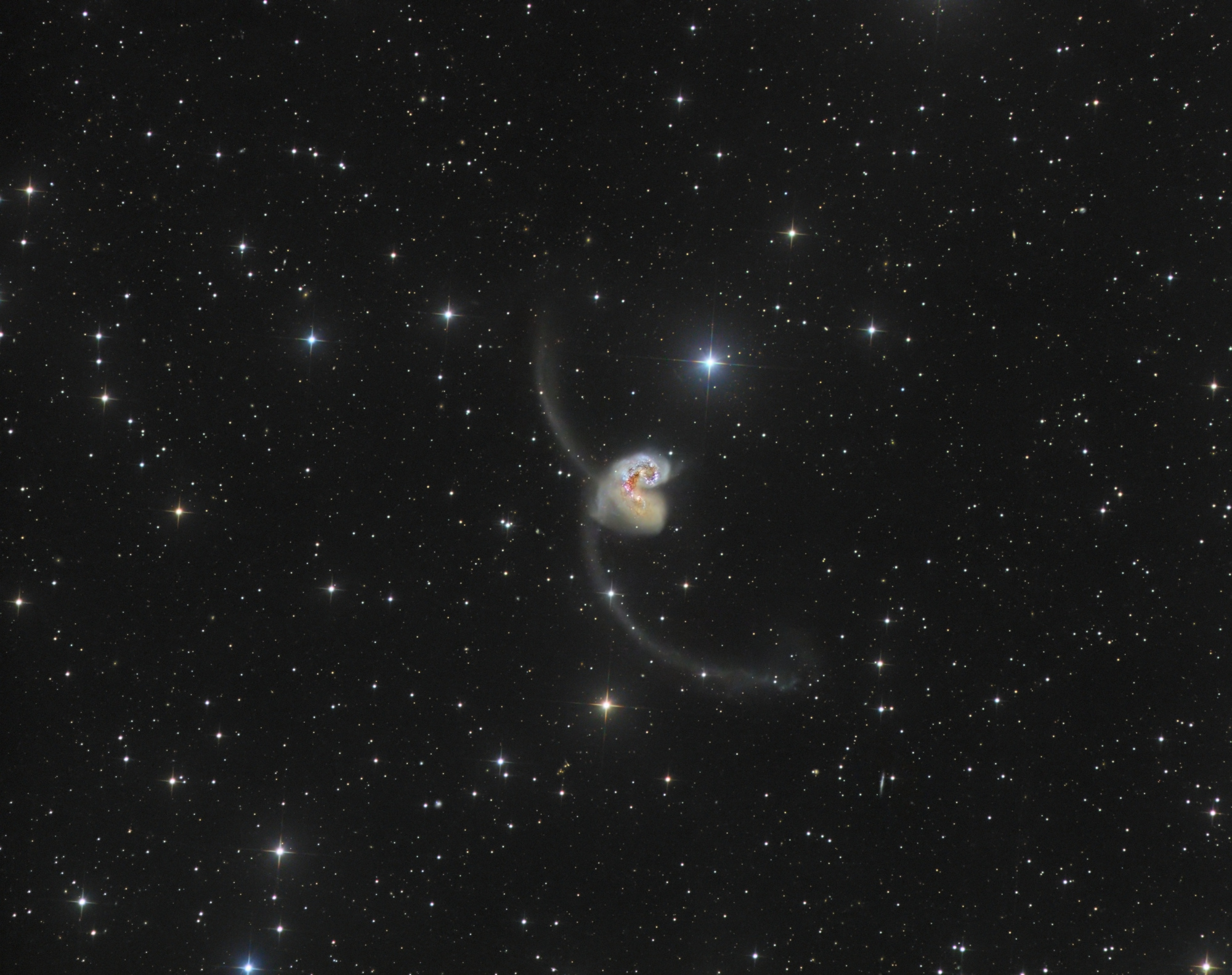 NGC4038_final.thumb.jpg.767f415920e1af65d8b98b85eba93194.jpg