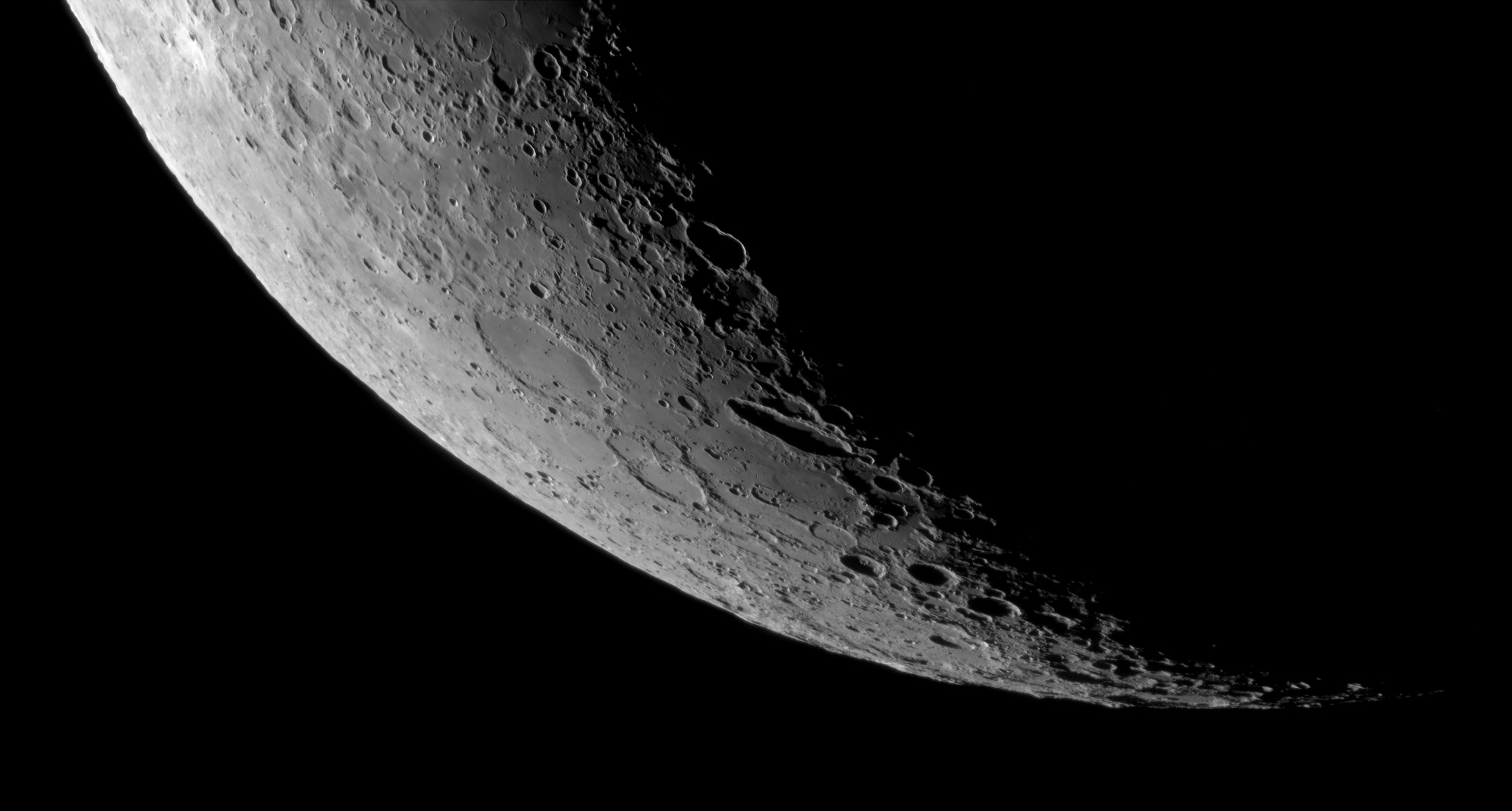 Lune-20230910_Mosa_Sud-ba-ASm.thumb.jpg.d9b1412a052d1255dcf59a05485ca210.jpg
