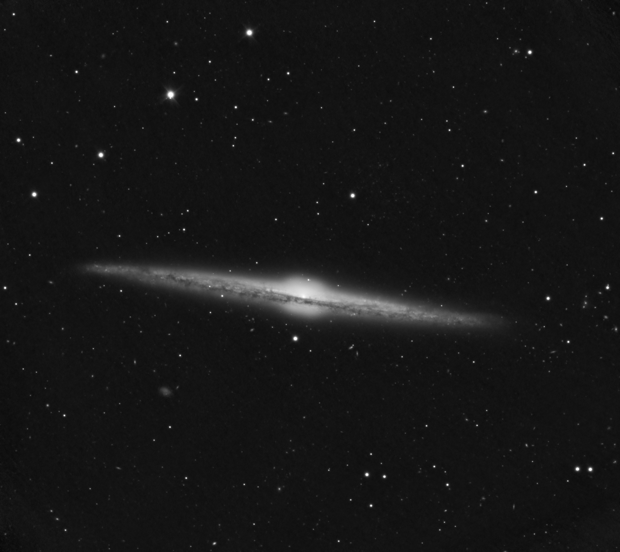 NGC4565-3-DeNoiseAI-low-light.thumb.jpg.11b53fc80b8d38c0bfe3bf003eaaee98.jpg