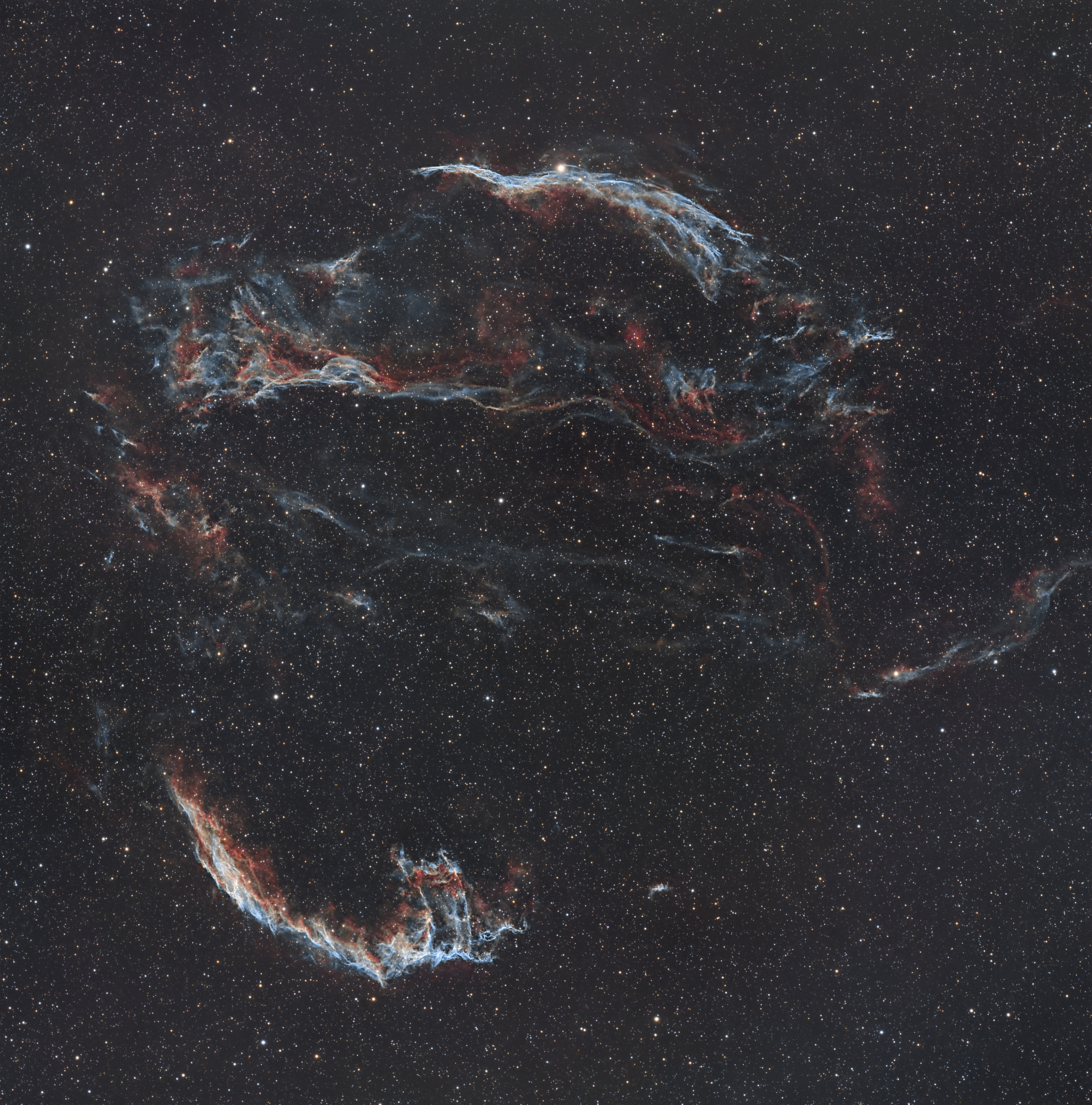 Dentelles_NGC6960_21x180s_LExtreme_V4_Final.jpg