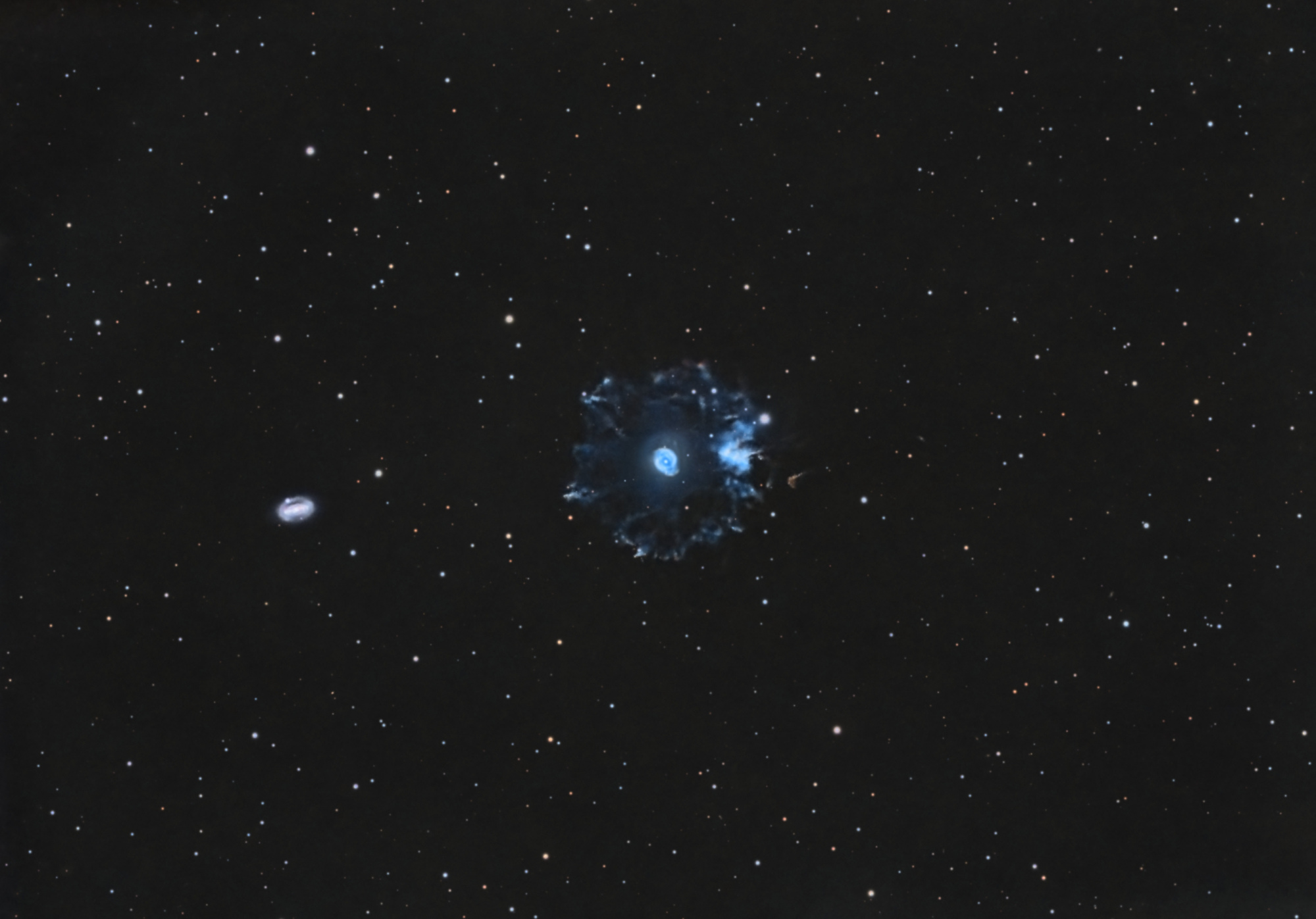 66917c72c0b3c_NGC6543cateye180s-Meade10-Lquad_RGB-finale.thumb.jpg.711f4667649494ccee156524b47931ed.jpg